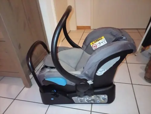 Bild 1 von Angebot 'Kindersitz fürs Auto'