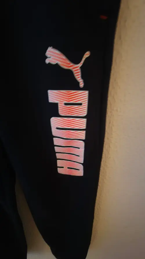 Bild 2 von Angebot 'Puma Trainingshose'