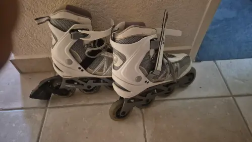 Bild 1 von Angebot 'Rollschuhe'