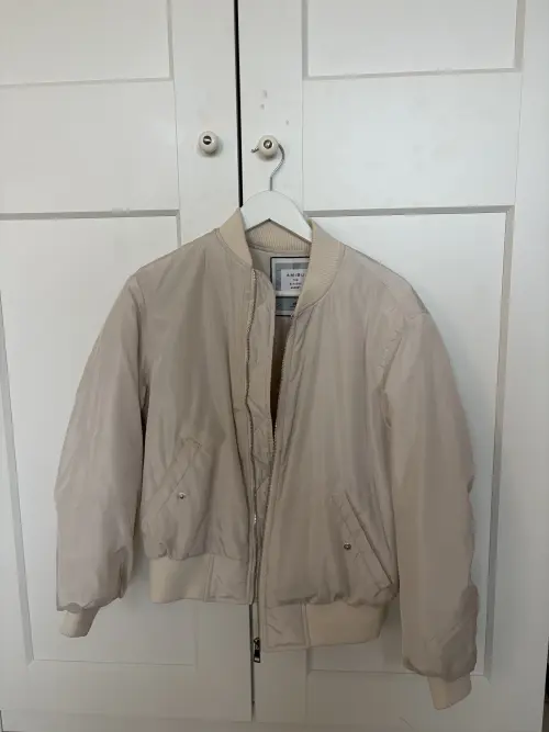 Bild 1 von Angebot 'Jacke'